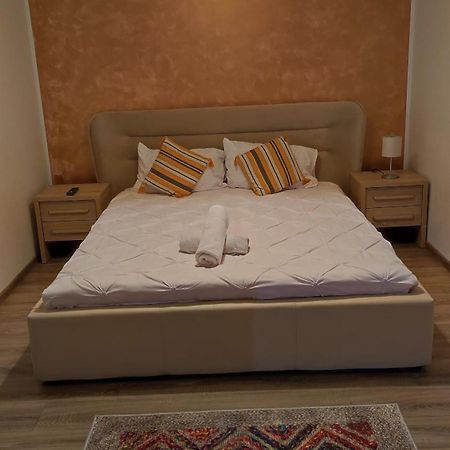 Apartament Lenus'K Apartment Bucureşti Ngoại thất bức ảnh