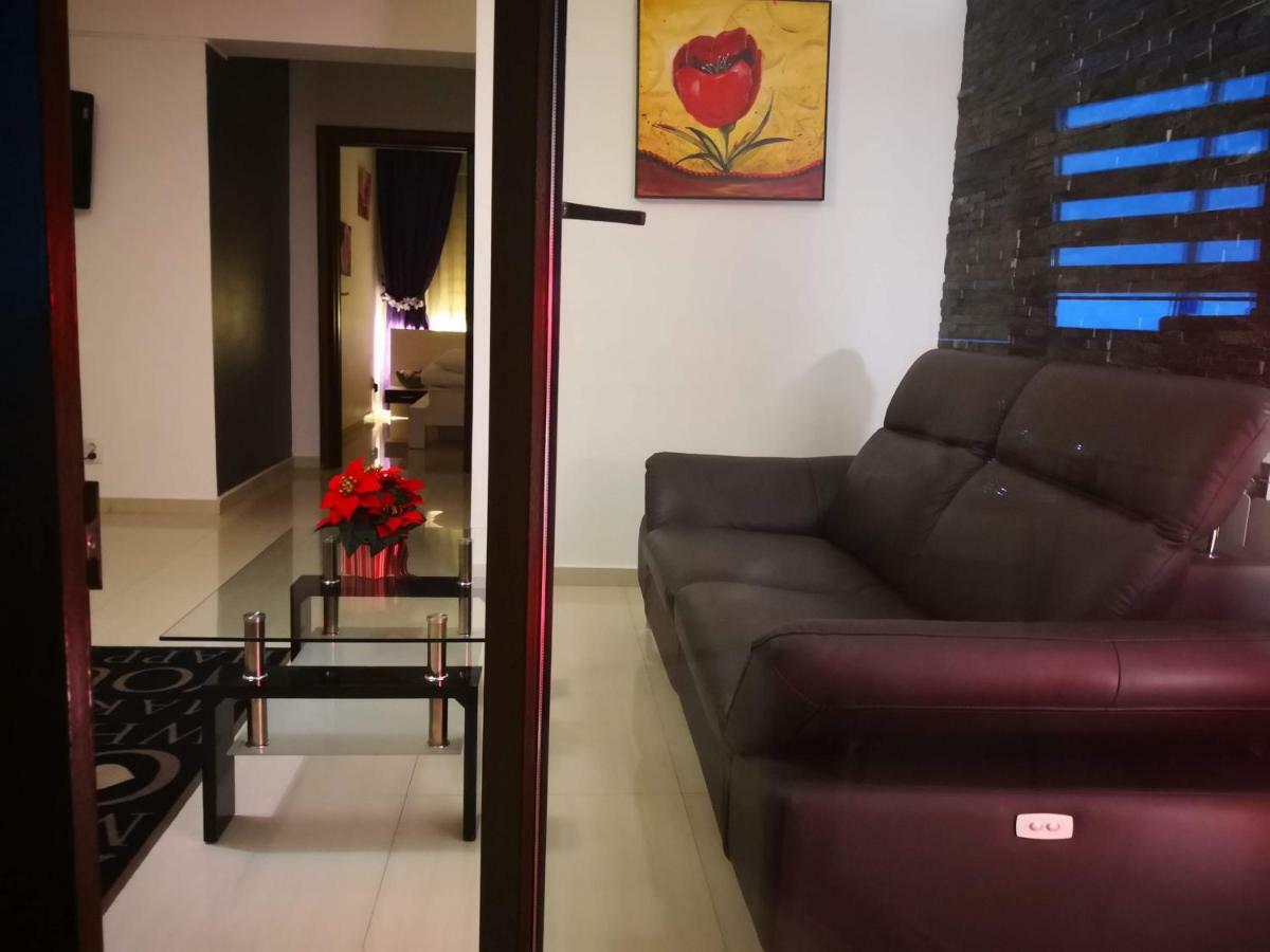 Apartament Lenus'K Apartment Bucureşti Ngoại thất bức ảnh