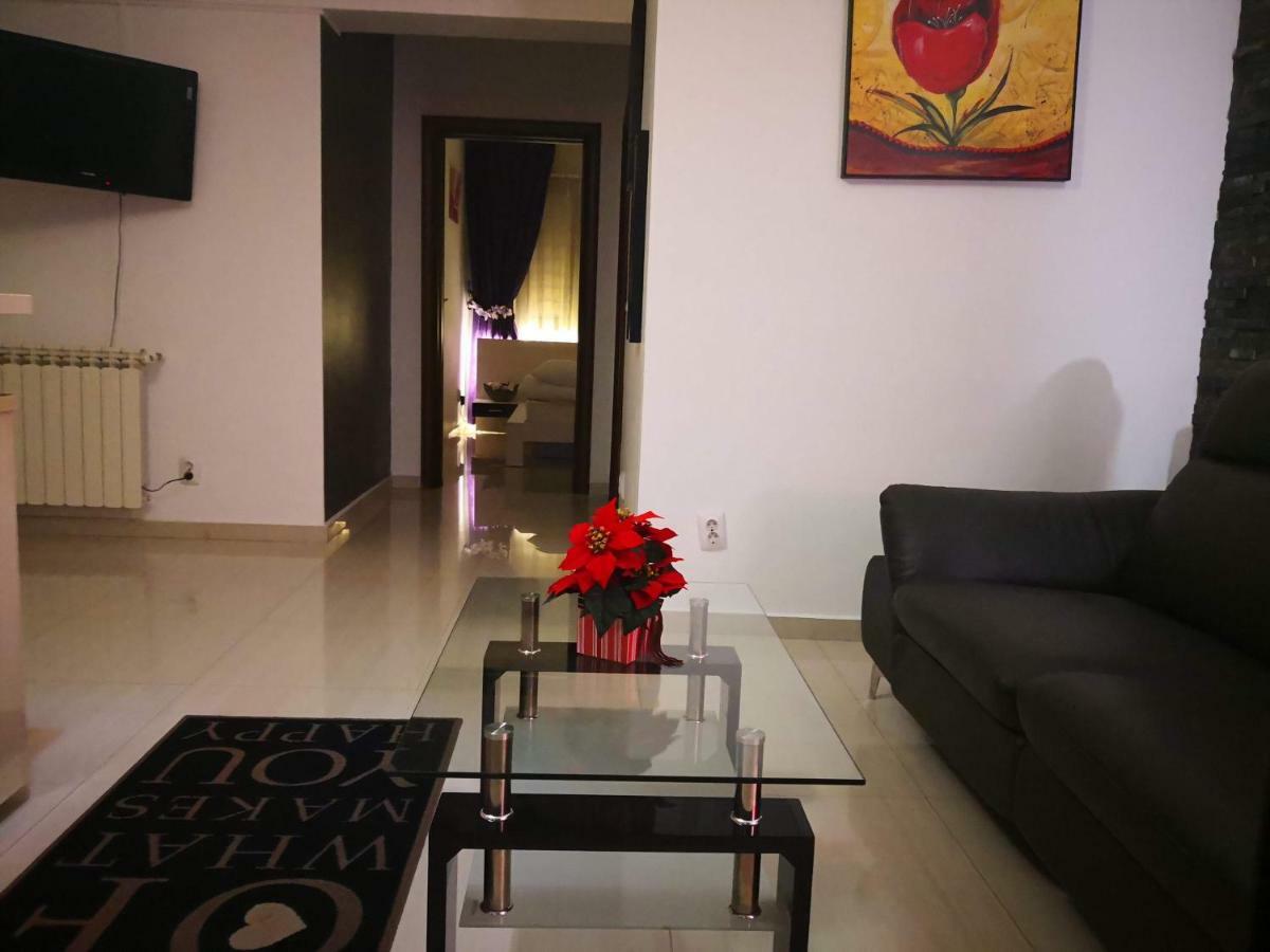 Apartament Lenus'K Apartment Bucureşti Ngoại thất bức ảnh